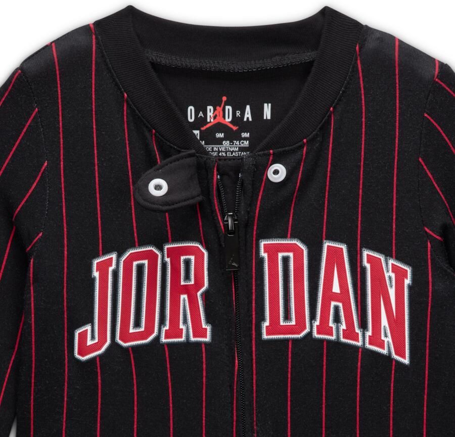 Jordan 23 coverall met voetjes voor baby's (0-9 maanden) Zwart
