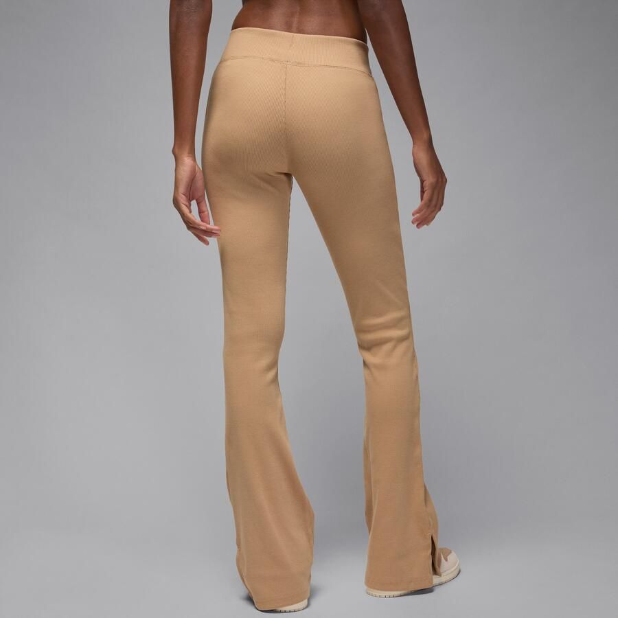 Jordan Brooklyn Essentials legging met halfhoge taille en wijde pijpen voor dames Bruin