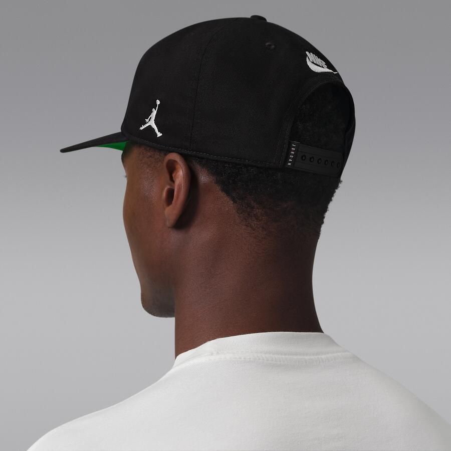 Jordan Flight Pro ongestructureerde pet met platte klep Zwart