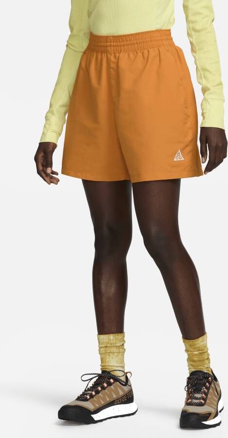Nike ACG damesshorts (13 cm) Oranje