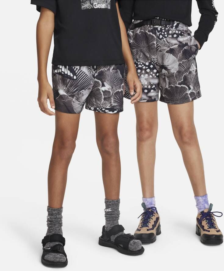 Nike ACG Kindershorts met print Zwart