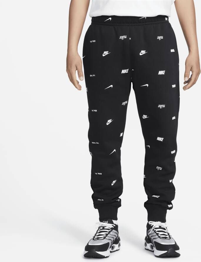Nike Club Fleece geborstelde joggingbroek met print over het hele oppervlak voor heren Zwart