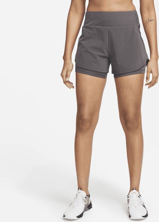 Nike Dri-FIT Bliss 2-in-1-shorts met halfhoge taille voor dames (8 cm) Bruin