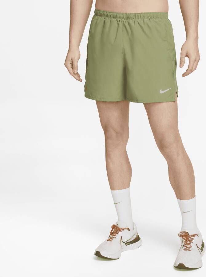 Nike Dri-FIT Challenger Hardloopshorts met binnenbroek voor heren Groen