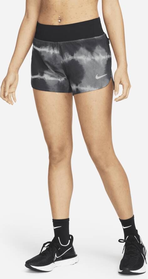 Nike Dri-FIT Eclipse Hardloopshorts met halfhoge taille en print voor dames Zwart