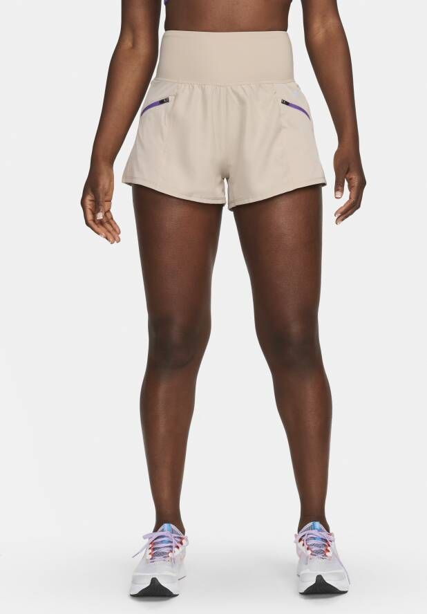 Nike Dri-FIT hardloopshorts met zakken voor dames Bruin