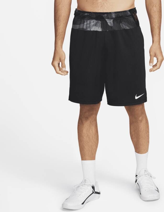 Nike Dri-FIT Knit trainingsshorts met camouflageprint voor heren Zwart
