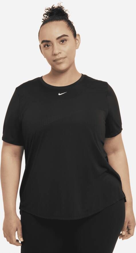 Nike Dri-FIT One Damestop met standaardpasvorm en korte mouwen (Plus Size) Zwart