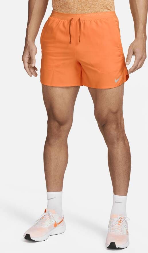 Nike Stride Dri-FIT hardloopshorts met binnenbroek voor heren (13 cm) Oranje
