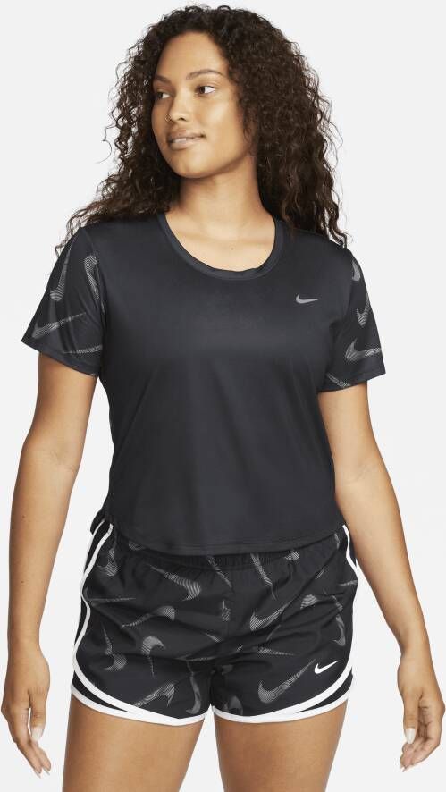 Nike Dri-FIT Swoosh hardlooptop met print en korte mouwen voor dames Zwart