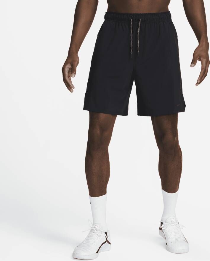 Nike Unlimited D.Y.E. Dri-FIT multifunctionele herenshorts zonder binnenbroek (18 cm) Zwart