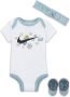 Nike Floral driedelige rompertjesset voor baby's Wit - Thumbnail 1