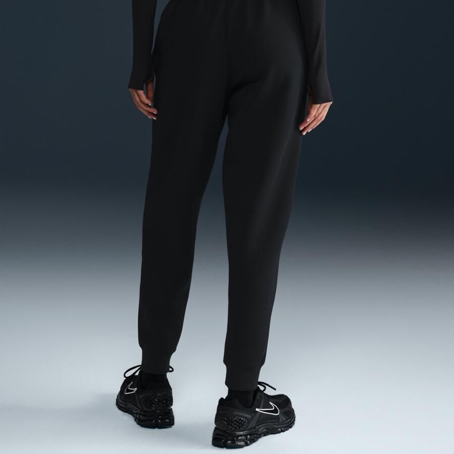 Nike 24.7 ImpossiblySoft Dri-FIT joggingbroek met halfhoge taille voor dames Zwart - Foto 2
