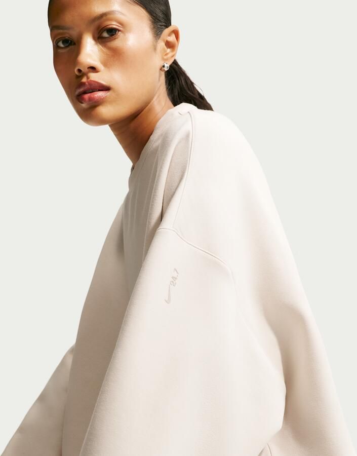 Nike 24.7 ImpossiblySoft Dri-FIT oversized damestop met ronde hals Bruin - Foto 4