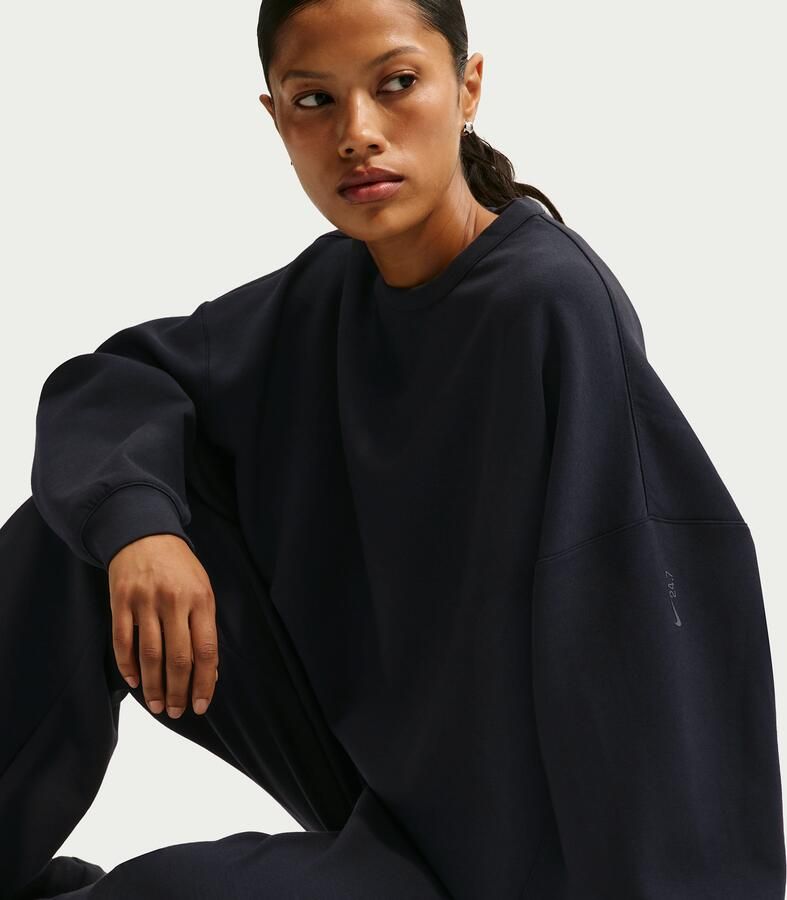 Nike 24.7 ImpossiblySoft Dri-FIT oversized damestop met ronde hals Zwart