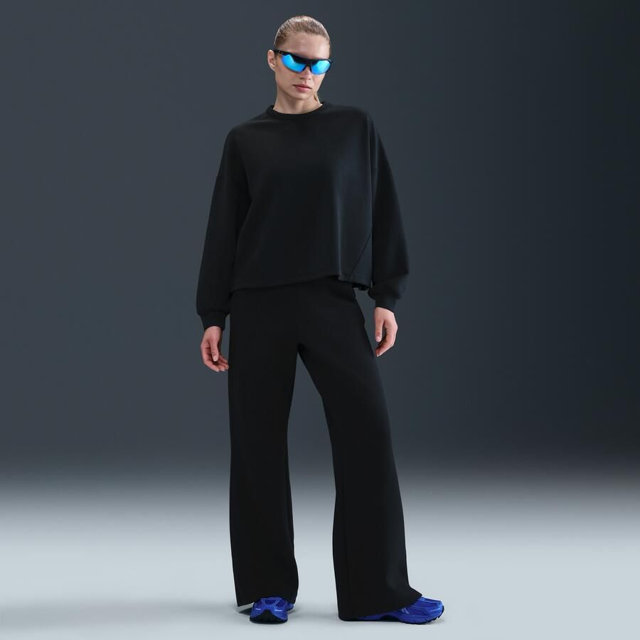 Nike 24.7 ImpossiblySoft Dri-FIT ruimvallende broek met hoge taille en flare voor dames Zwart - Foto 4