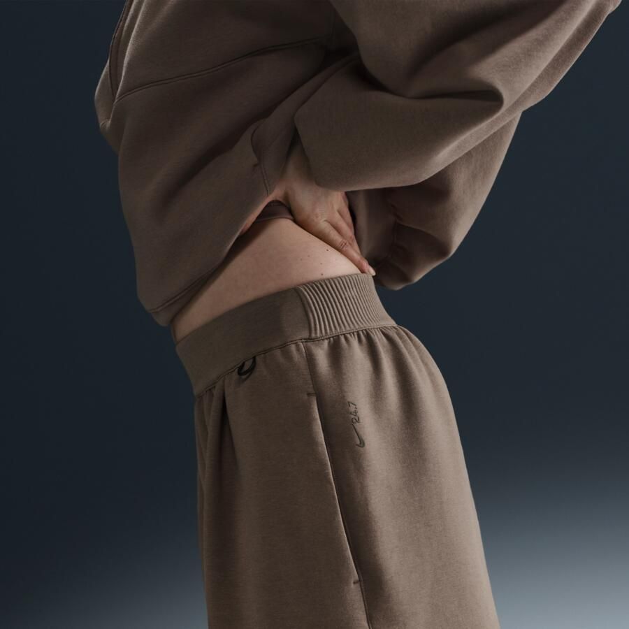 Nike 24.7 ImpossiblySoft ruimvallende damesshorts met Dri-FIT en halfhoge taille (10 cm) Bruin - Foto 2