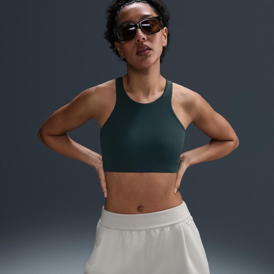 Nike 24.7 ImpossiblySoft ruimvallende damesshorts met Dri-FIT en halfhoge taille (10 cm) Bruin