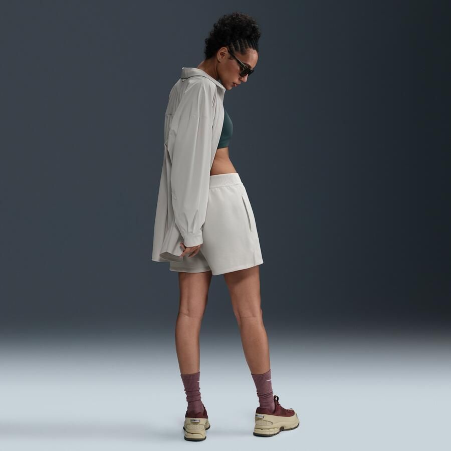 Nike 24.7 ImpossiblySoft ruimvallende damesshorts met Dri-FIT en halfhoge taille (10 cm) Bruin - Foto 3