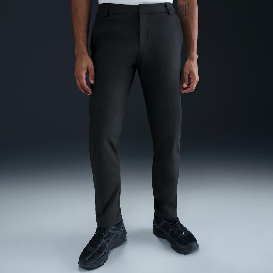 Nike 24.7 PerfectStretch Dri-FIT aansluitende chinobroek voor heren Zwart - Foto 4