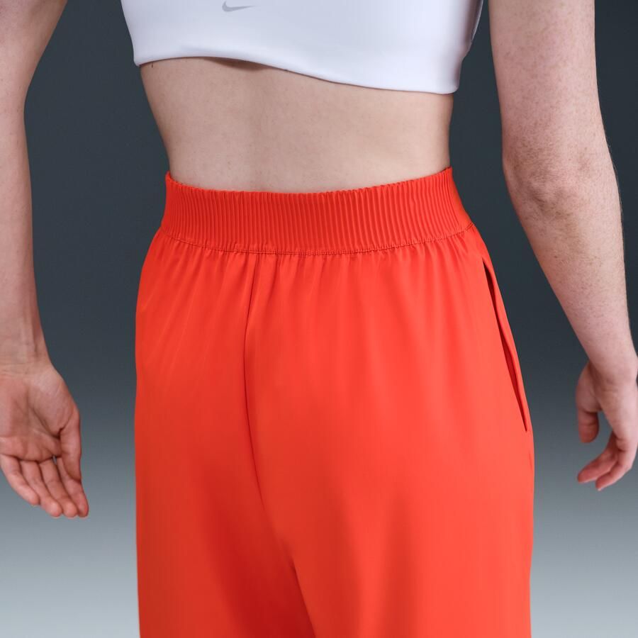Nike 24.7 PerfectStretch Dri-FIT ruime damesbroek met hoge taille en wijde pijpen Rood - Foto 2