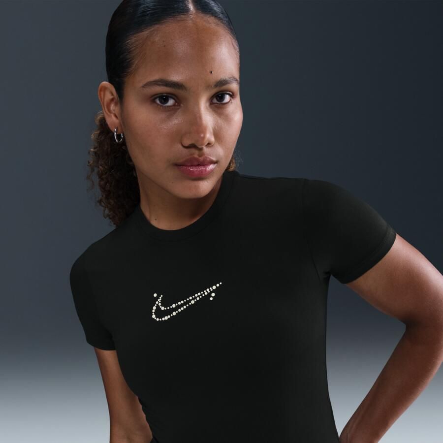 Nike aansluitend kort T-shirt voor dames Zwart - Foto 4