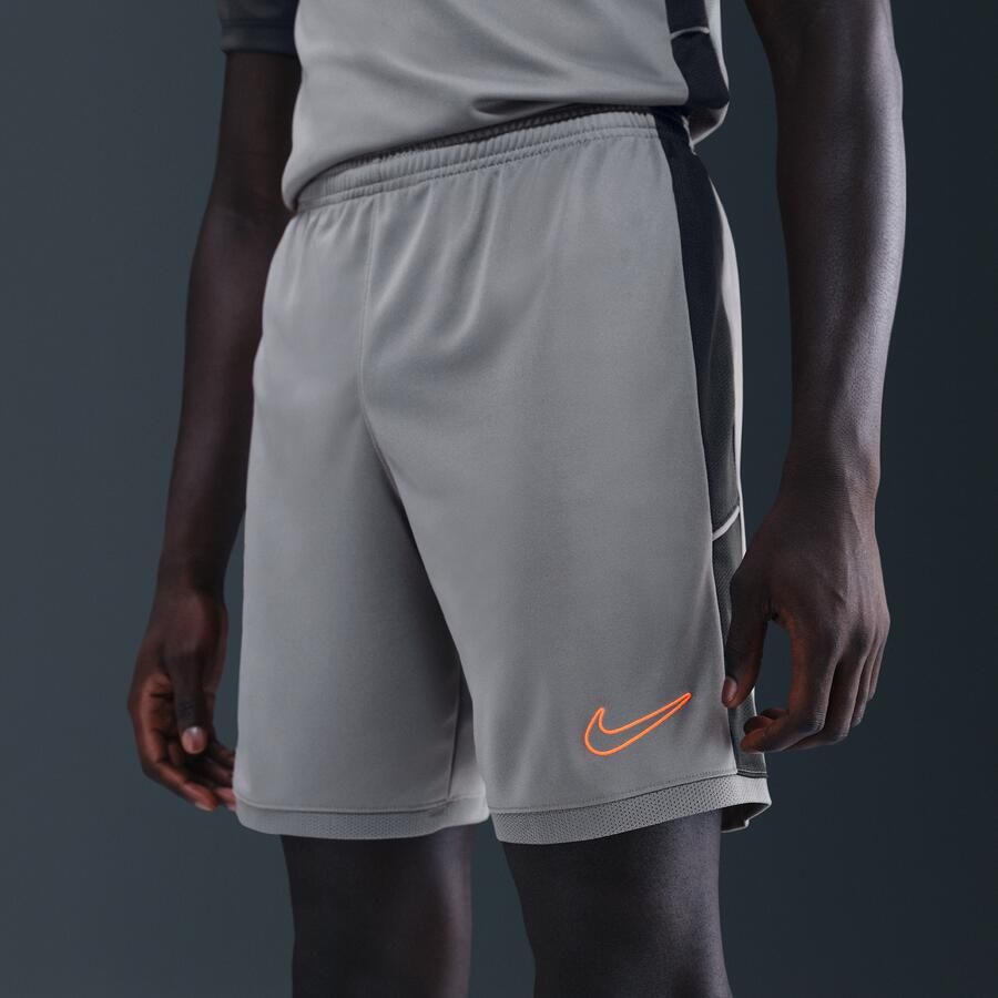 Nike Academy Dri-FIT voetbalshorts voor heren Grijs