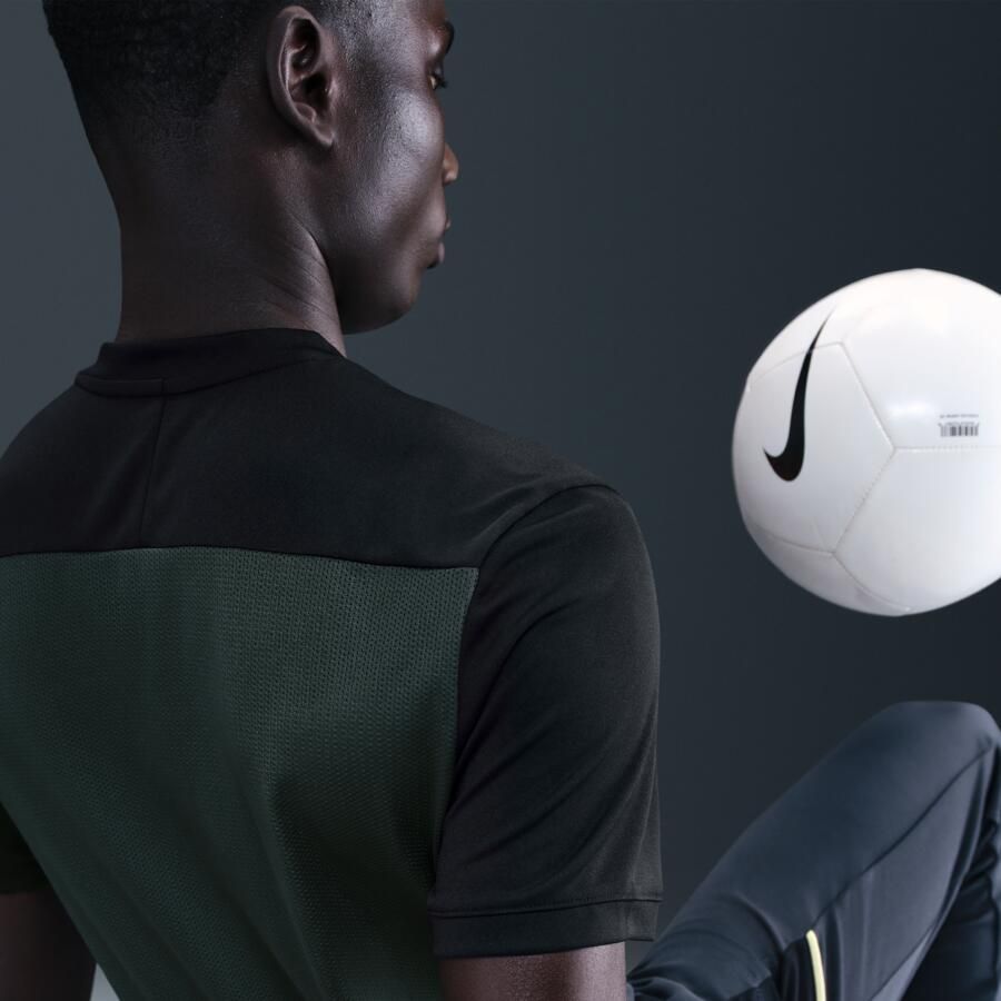 Nike Academy voetbaltop met Dri-FIT en korte mouwen voor heren Groen