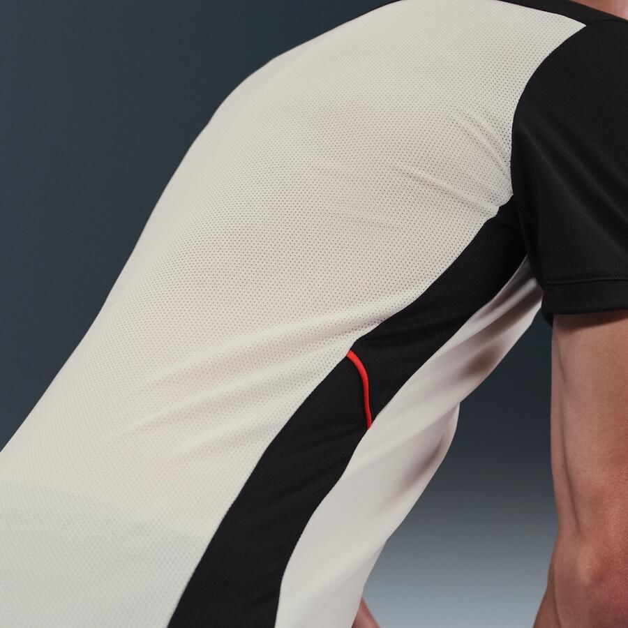 Nike Academy voetbaltop met Dri-FIT en korte mouwen voor heren Wit