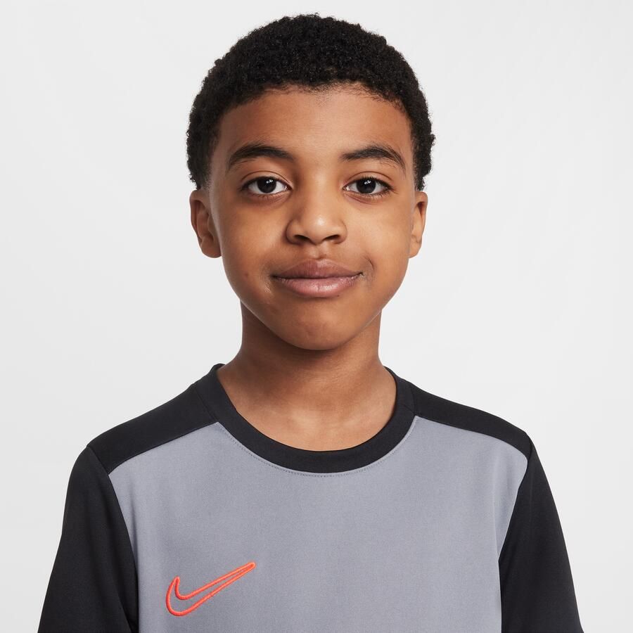 Nike Academy voetbaltop met Dri-FIT voor kids Grijs