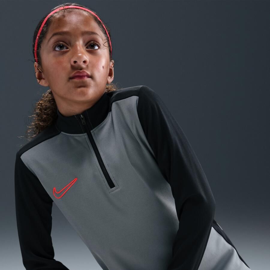 Nike Academy voetbaltrainingstop met Dri-FIT lange mouwen en korte rits voor kids Grijs - Foto 4