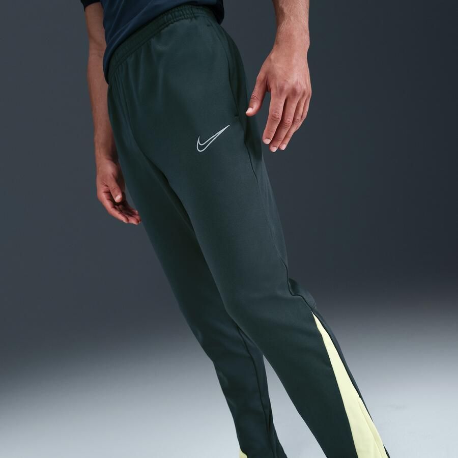 Nike Academy Winter Warrior Therma-FIT Voetbalbroek voor heren Groen