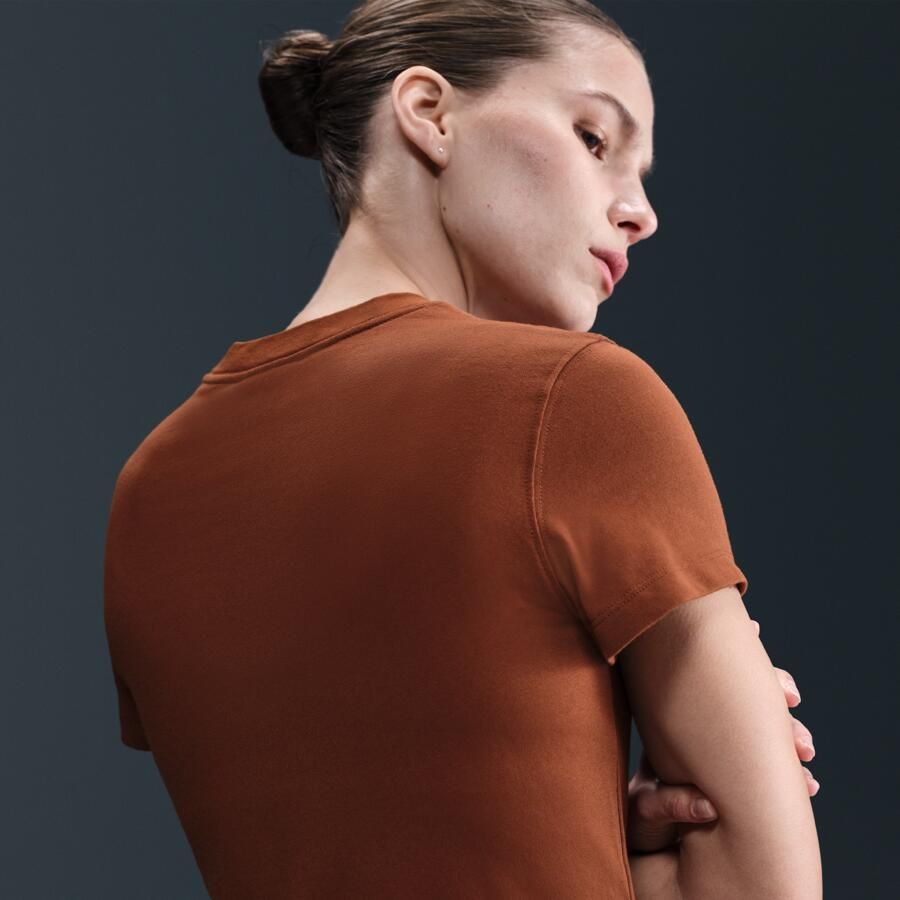 Nike ACG Dri-FIT T-shirt met korte mouwen voor dames Bruin