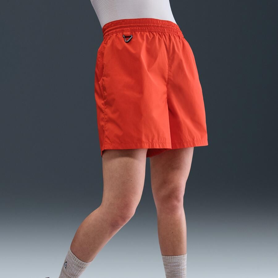 Nike ACG Repel ripstop shorts met halfhoge taille voor dames Rood