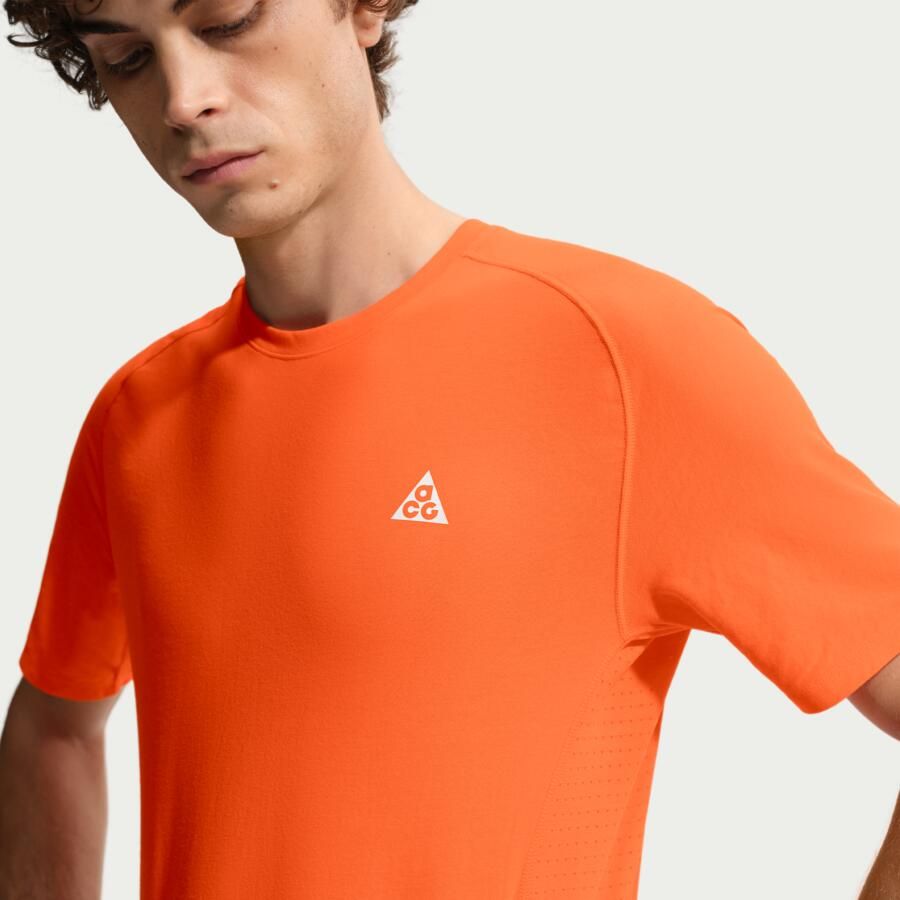 Nike ACG 'Solar Chase' Dri-FIT ADV trailrunningtop voor heren Oranje