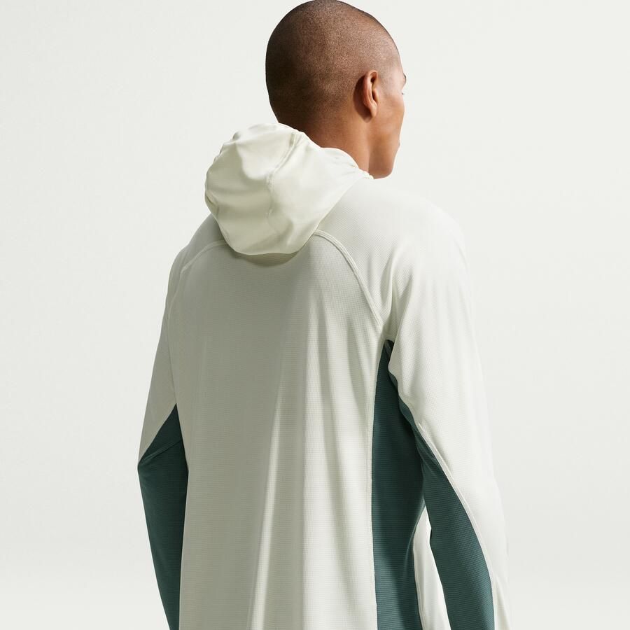 Nike ACG Solar Chase Dri-FIT trailrunningtop met capuchon en UV-bescherming voor heren Groen - Foto 2