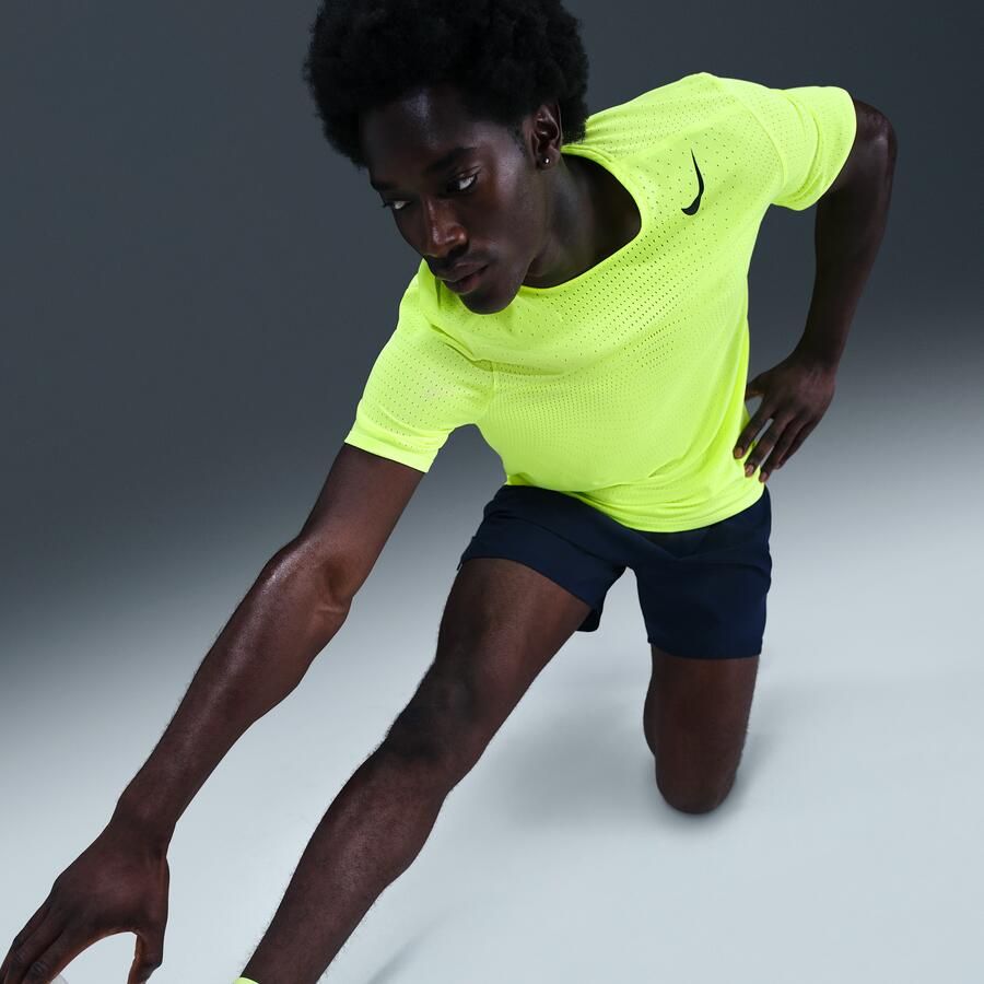 Nike AeroSwift Dri-FIT ADV hardlooptop met korte mouwen voor heren Geel - Foto 2