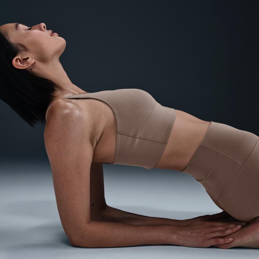 Nike Alate Medium Support lange padded sport-bh met medium ondersteuning Bruin