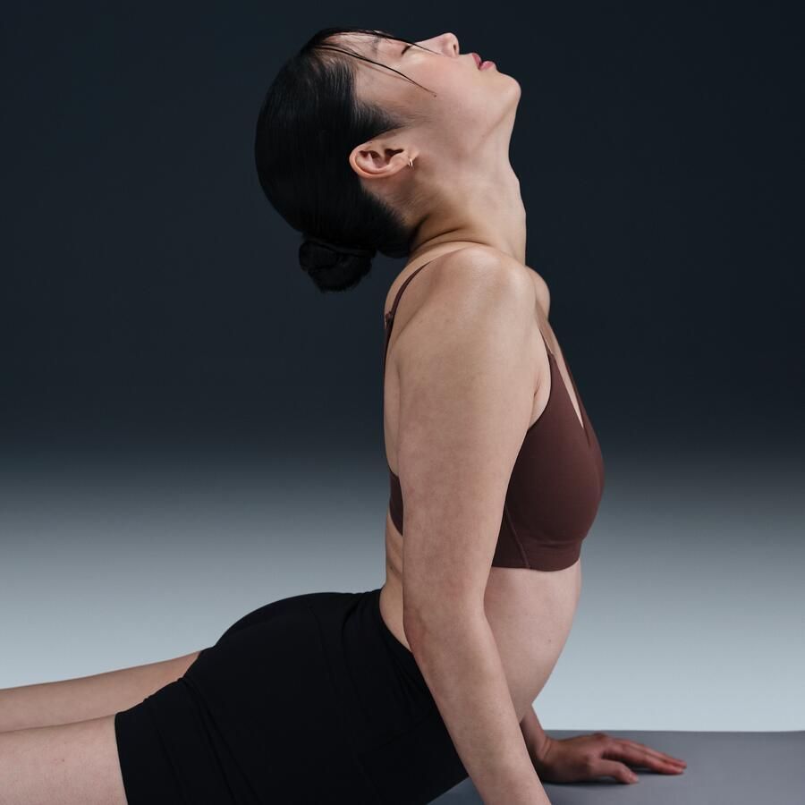 Nike Alate Minimalist aanpasbare padded sport-bh met lichte ondersteuning Bruin - Foto 2