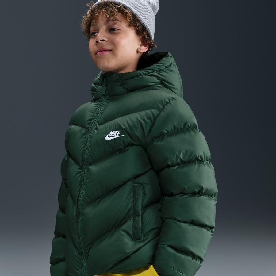 Nike All Day Play gewatteerd Therma-FIT jack met ruime pasvorm voor kids Groen - Foto 4