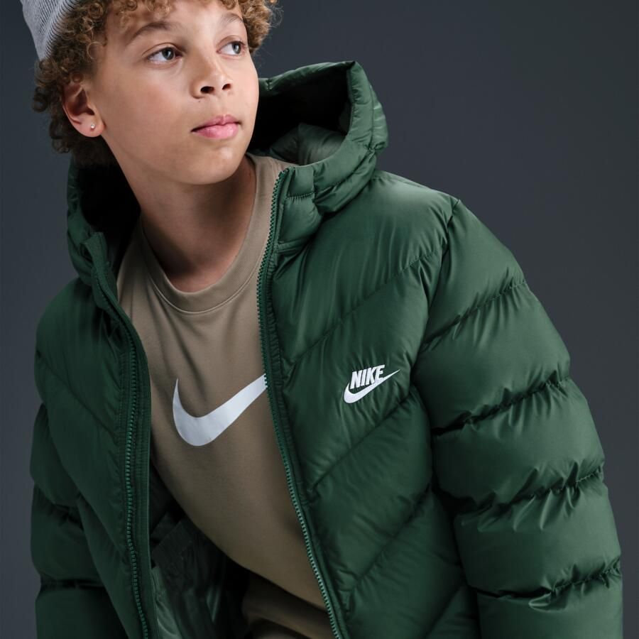 Nike All Day Play gewatteerd Therma-FIT jack met ruime pasvorm voor kids Groen - Foto 2