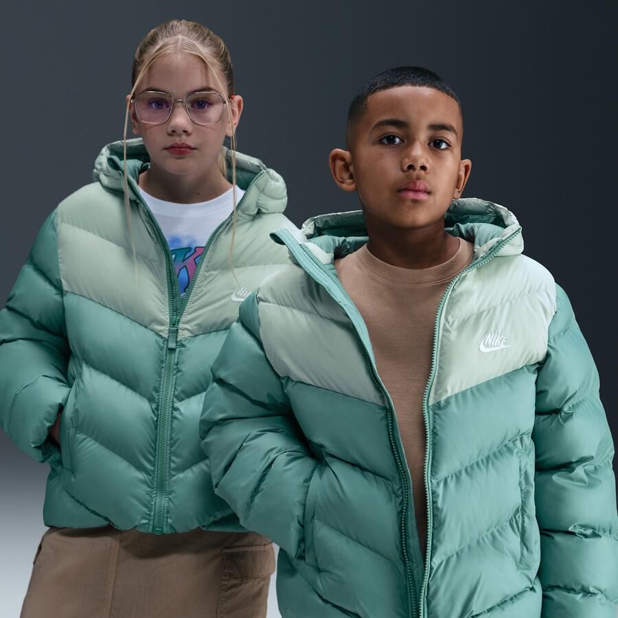 Nike All Day Play gewatteerd Therma-FIT jack met ruime pasvorm voor kids Groen - Foto 4