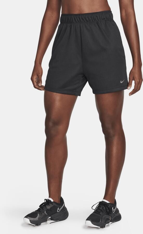 Nike Attack ongevoerde fitnesshorts met Dri-FIT en halfhoge taille voor dames (13 cm) Zwart - Foto 3