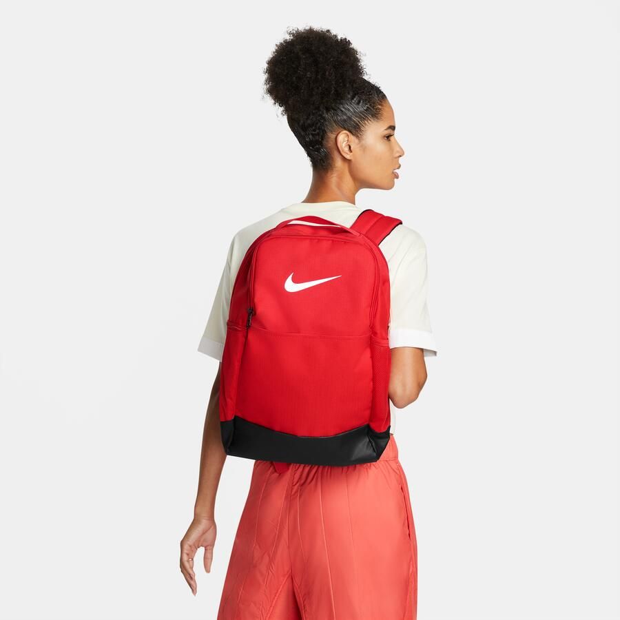 Nike Brasilia 9.5 Trainingsrugzak (medium 24 liter) Rood