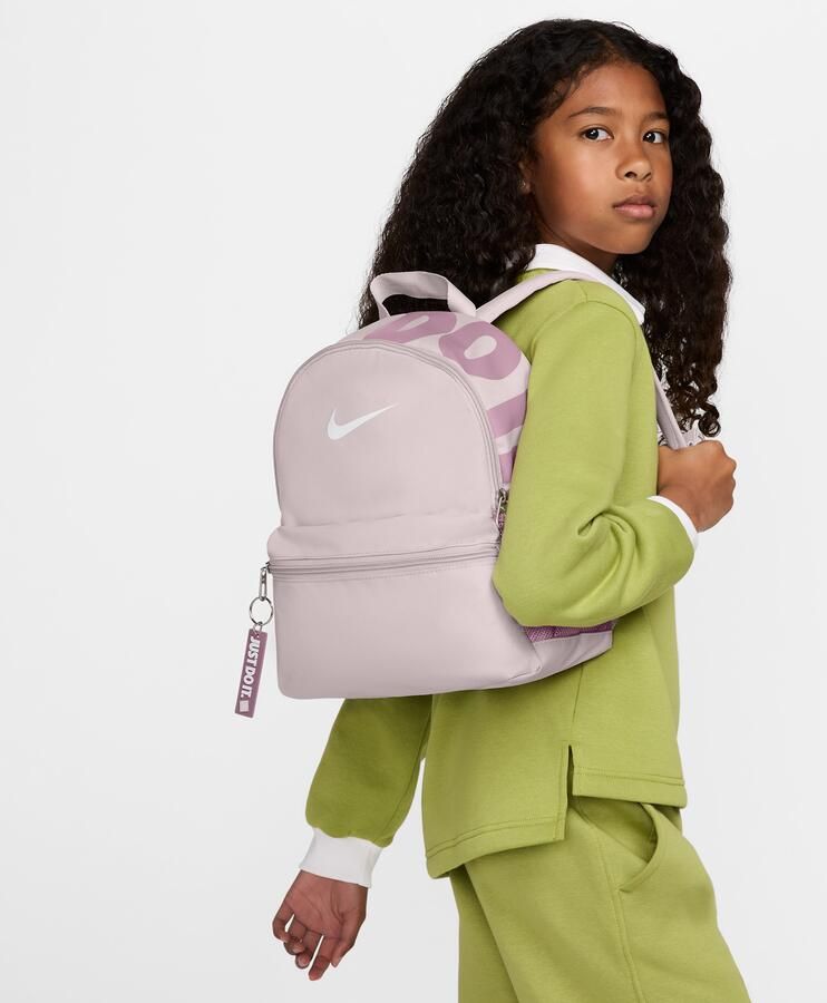 Nike Brasilia JDI Minirugzak voor kids (11 liter) Paars