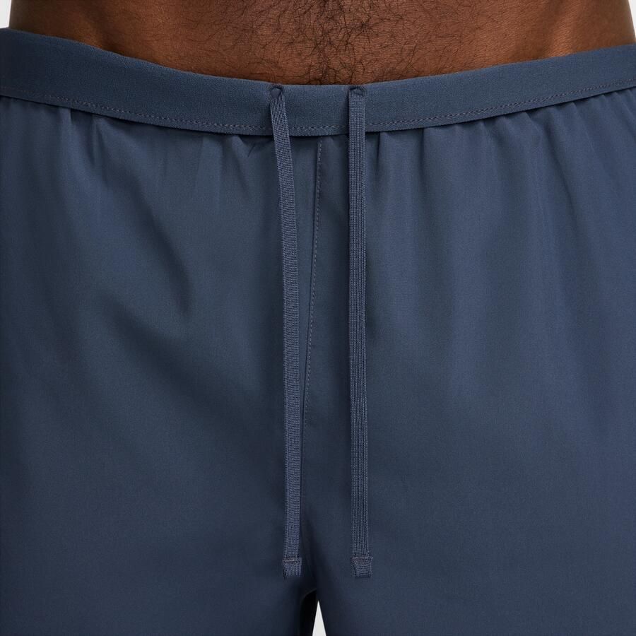 Nike Challenger Dri-FIT 2-in-1 hardloopshorts voor heren (18 cm) Blauw