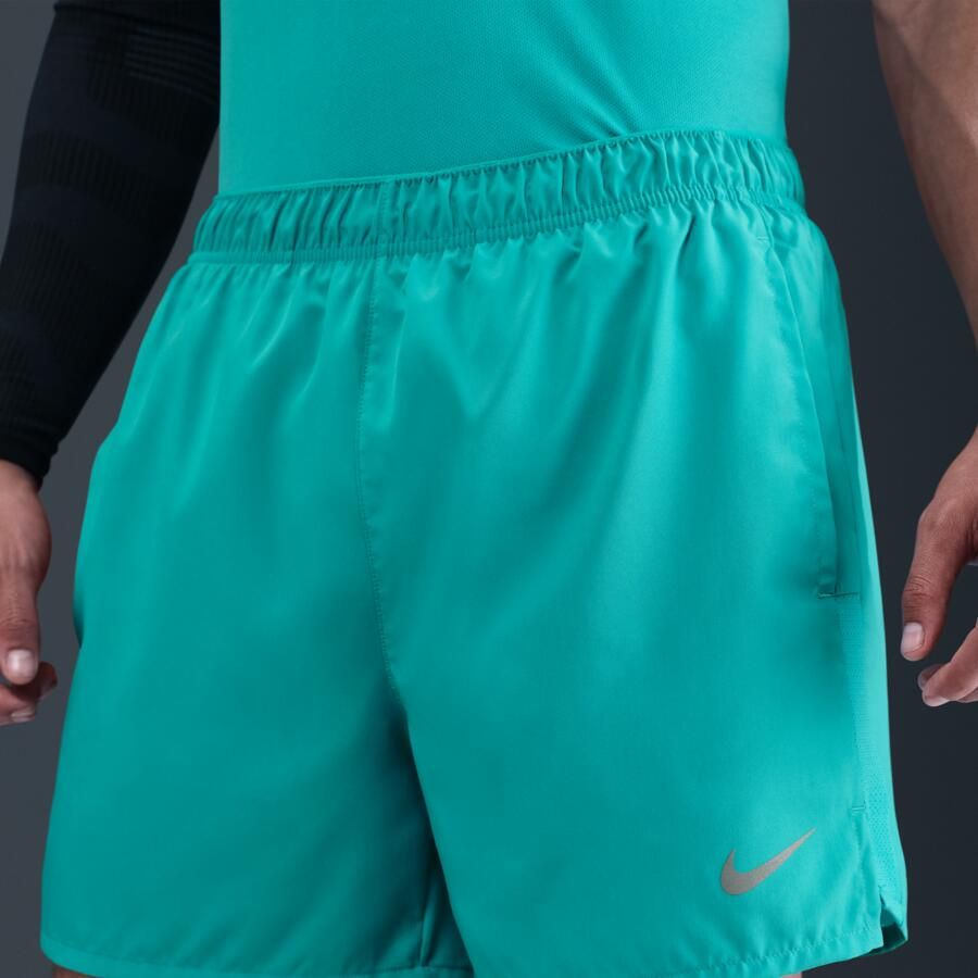 Nike Challenger Dri-FIT hardloopshorts met binnenbroek voor heren (13 cm) Groen