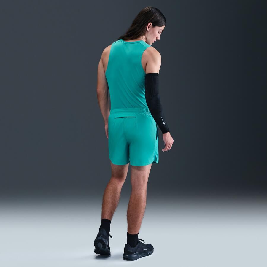 Nike Challenger Dri-FIT hardloopshorts met binnenbroek voor heren (13 cm) Groen - Foto 3