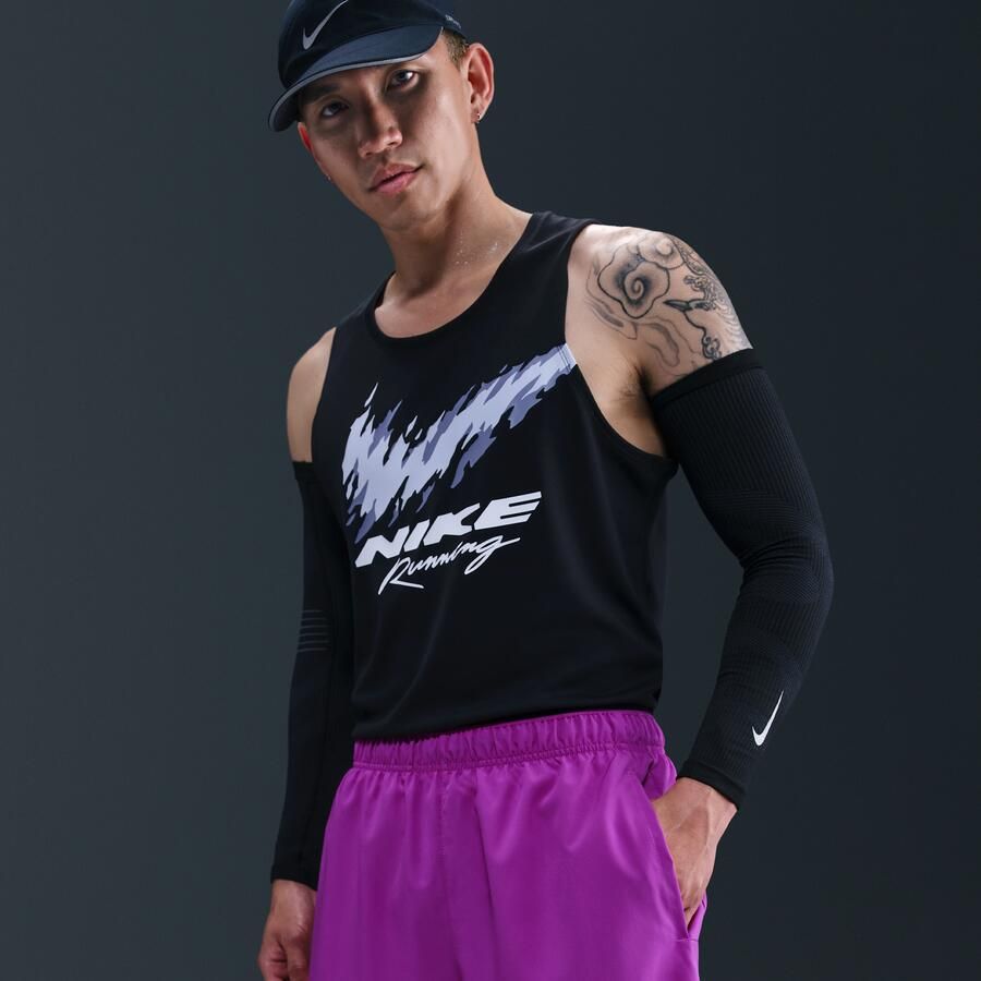 Nike Challenger Dri-FIT hardloopshorts met binnenbroek voor heren (13 cm) Paars