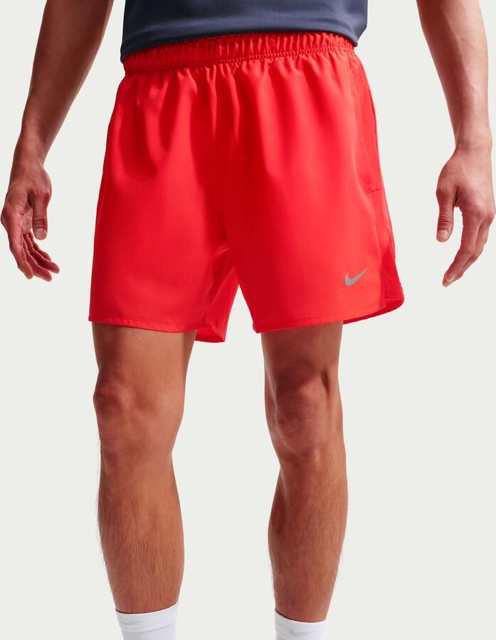 Nike Challenger Dri-FIT hardloopshorts met binnenbroek voor heren (13 cm) Rood